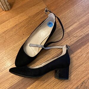 Unisa Anklet Heels
